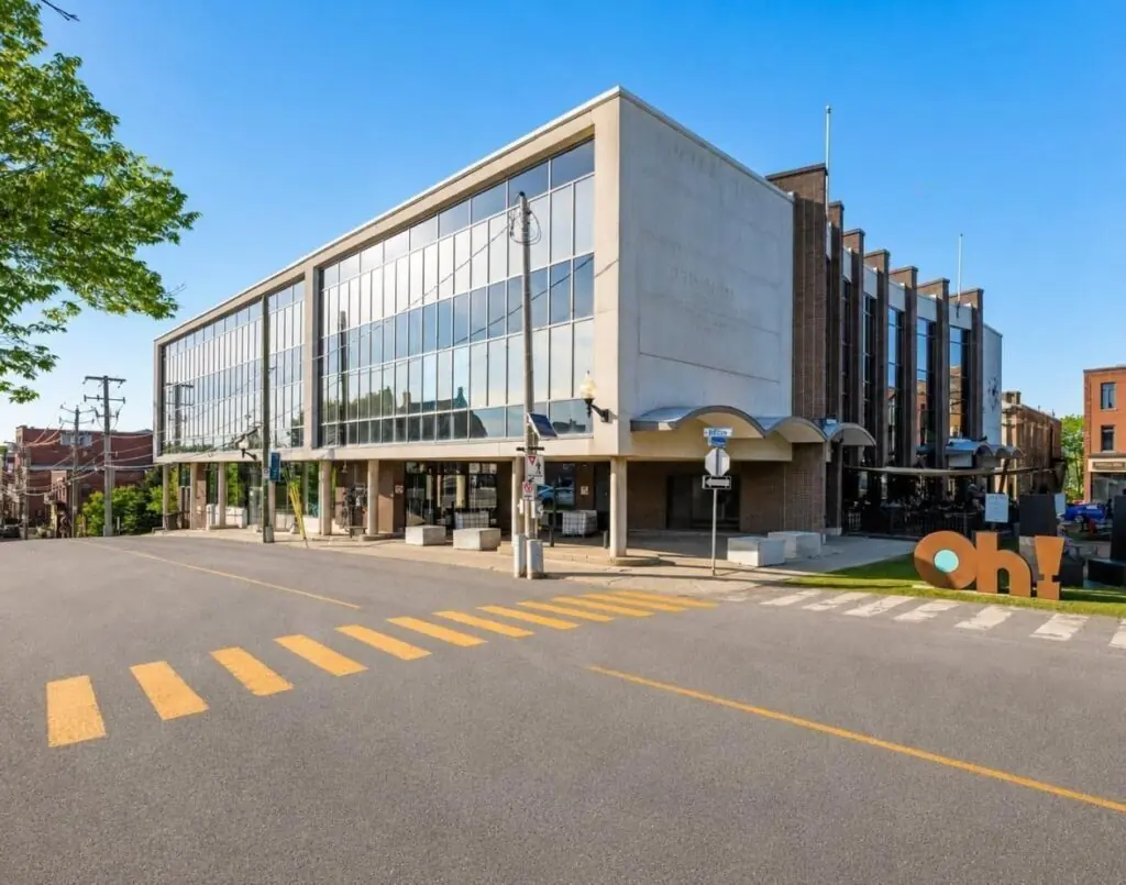 Local de bureaux 315 – 3 900 pi² au centre-ville